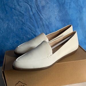 Elegant White Loafers for Women sz 6.5, SL2-129s010